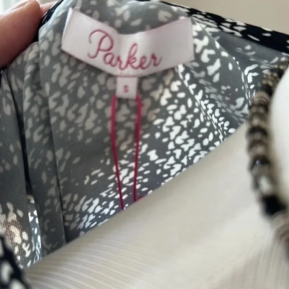 Parker Ruffle Sleeveless Black & White Blouse, Size Small, NWT - Picture 8 of 9